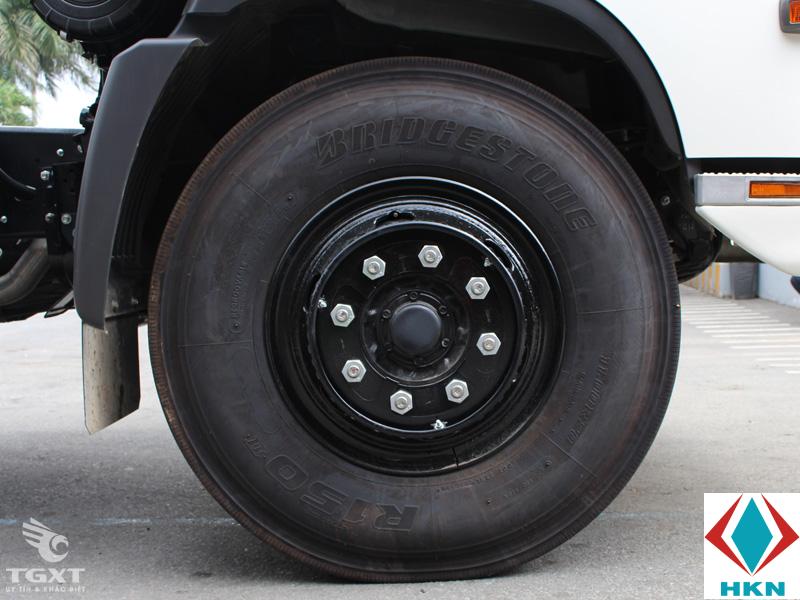 Xe Tải HINO FL8JTSG 3 Chân 14 Tấn Gắn Cẩu Unic URV554