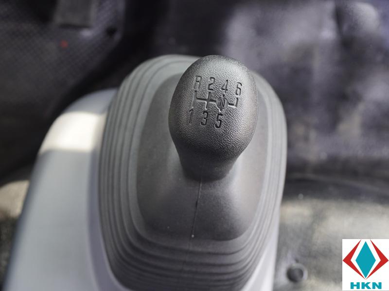 Xe Tải Isuzu NQR75L 3T5 Gắn Cẩu Unic 3 Tấn URV340