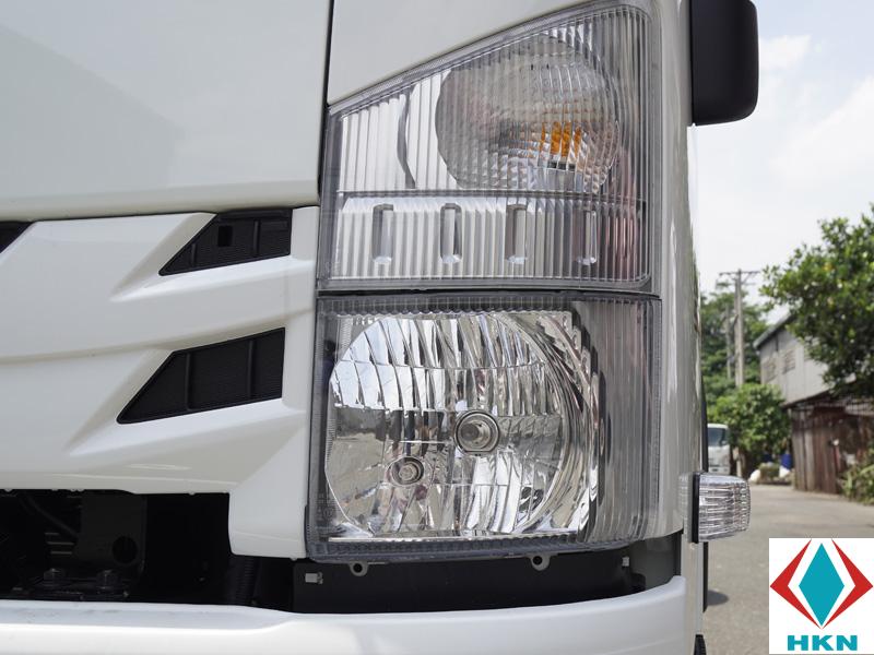 Xe Tải Isuzu NPR85K 2 Tấn Gắn Cẩu Unic 3 Tấn 5 Khúc