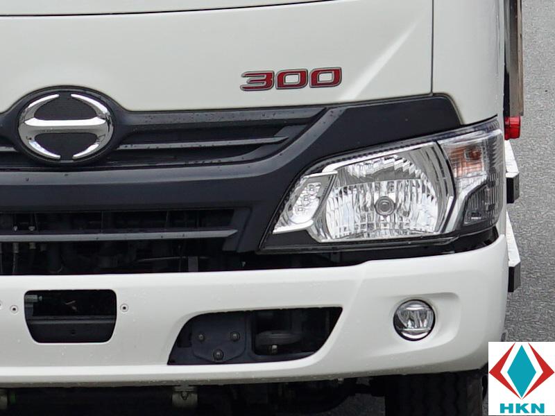 Xe Tải Hino 1T2 XZU650 Gắn Cẩu Unic 2 Tấn 3 Khúc URV233