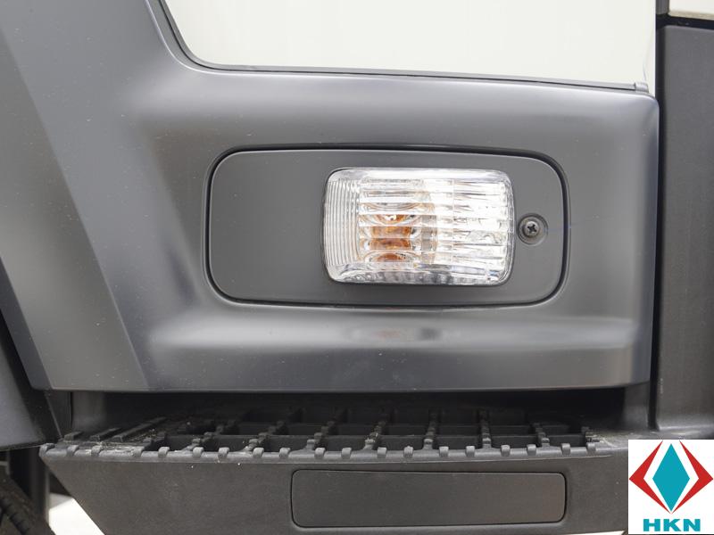 Xe Tải Isuzu 3 Chân 13T5 Gắn Cẩu Unic 5 Tấn URV550