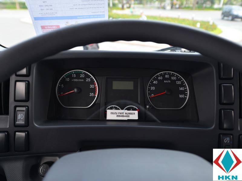 Xe Tải Isuzu NQR75M 4 Tấn Gắn Cẩu 3 Tấn Unic URV340
