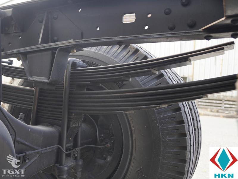 Xe Tải Hino 1T2 XZU650 Gắn Cẩu Unic 2 Tấn 3 Khúc URV233