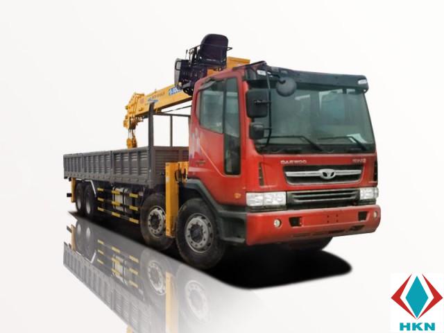 Xe Tải Daewoo 4 Chân 11T5 Gắn Cẩu Soosan 10 Tấn 5 Khúc SCS1015LS