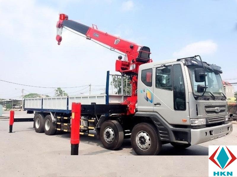 Xe Tải Daewoo 4 Chân 11T5 Gắn Cẩu CSM 10 Tấn CSS300