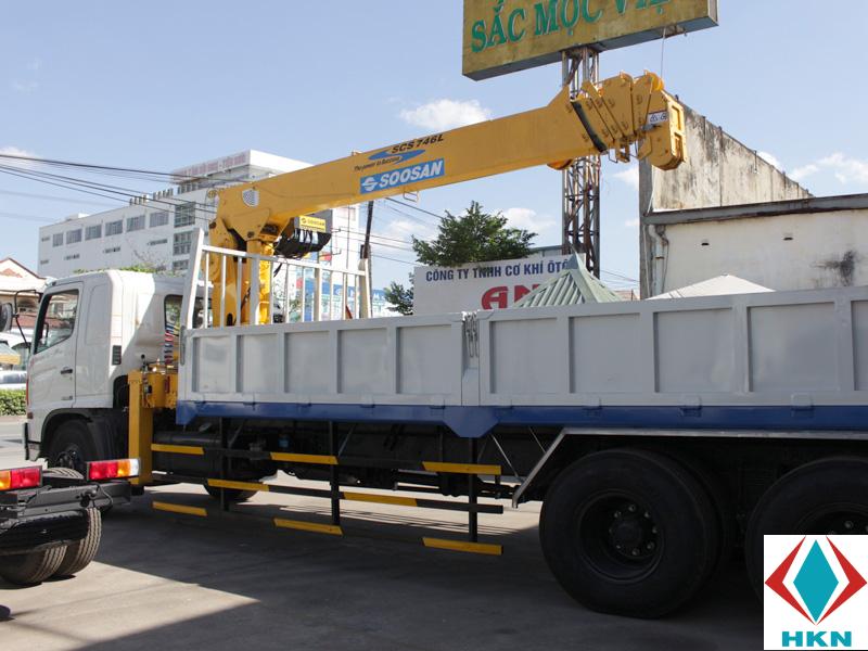 Xe Cẩu Hino FL8JW7A 12 Tấn Gắn Cẩu Soosan 7 Tấn 6 Khúc