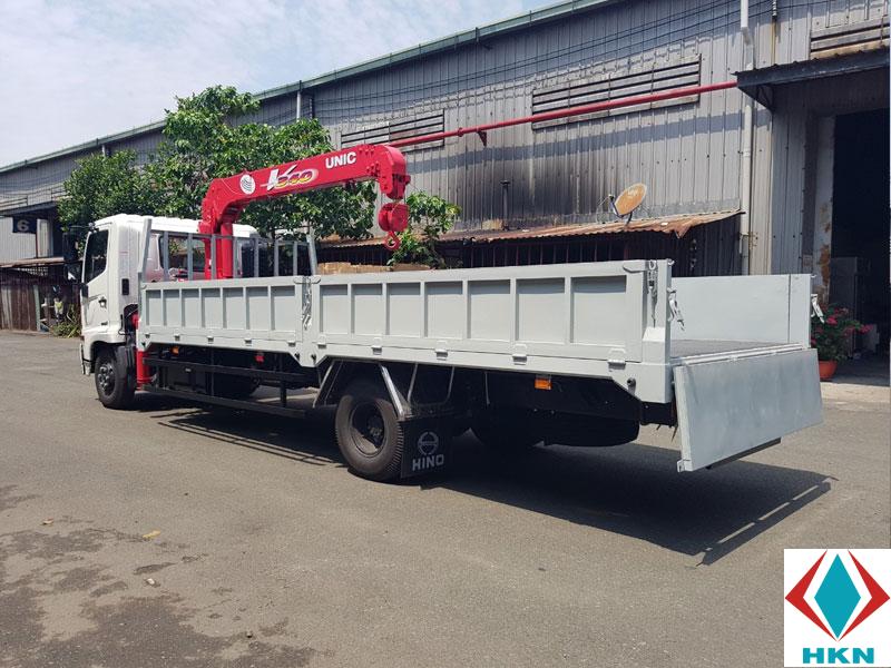 Xe Tải Hino FC9JNTC 4.6 Tấn Gắn Cẩu Unic URV343