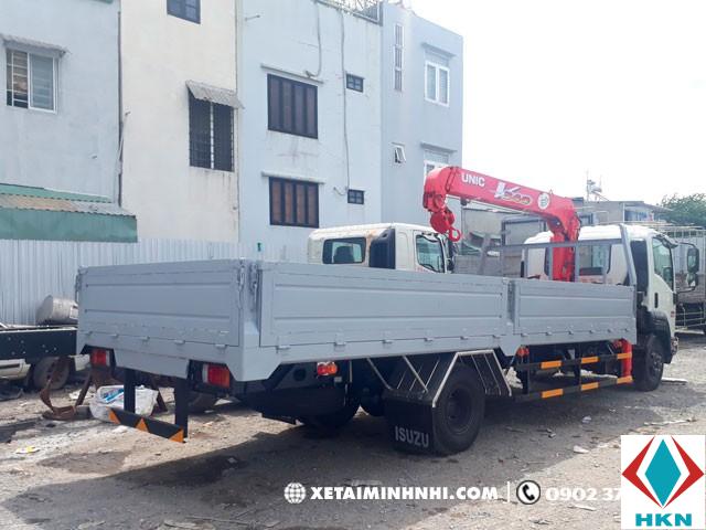 Xe Tải Isuzu FRR90N 5 Tấn Gắn Cẩu Unic 3 Tấn 4 Khúc