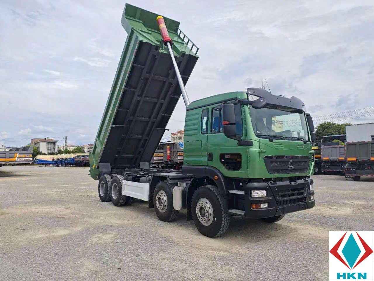BEN HOWO TX350 THÙNG ĐÚC