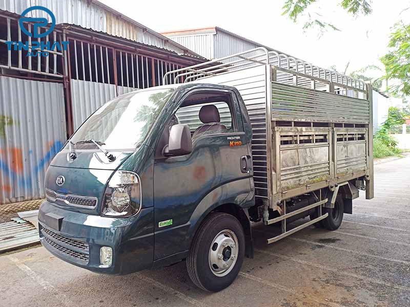 XE KIA K250 CHỞ GIA SÚC – XE CHỞ HEO 2 TẦNG