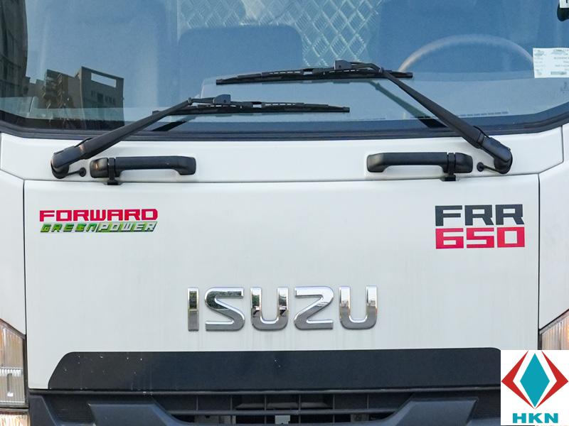 Xe Tải Isuzu FRR90NE5 5.5 Tấn Thùng Chở Gia Cầm