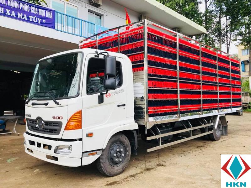 xe-tai-hino-fc-thung-cho-gia-cam-2-8 Xe Tải Hino Chở Gia Cầm FC9JLTC 5.4 Tấn