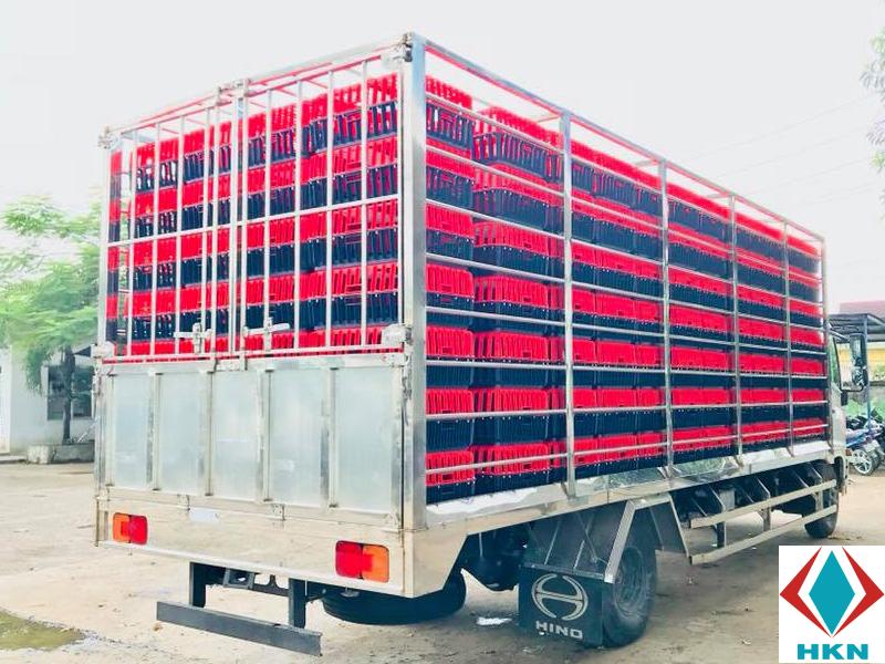 xe-tai-hino-fc-thung-cho-gia-cam-4-4 Xe Tải Hino Chở Gia Cầm FC9JLTC 5.4 Tấn