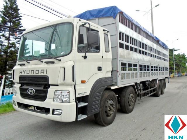 Xe Tải Hyundai HD320 4 Chân Chở Gia Súc 15 tấn
