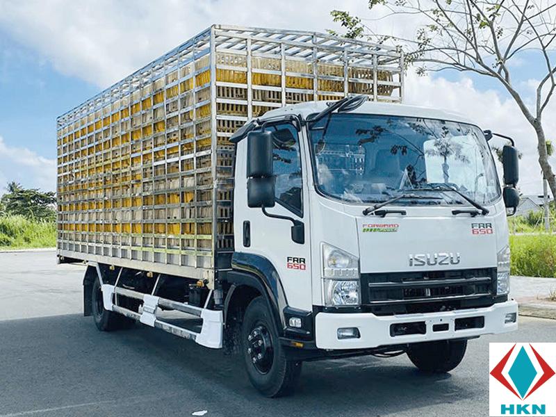 Xe Tải Isuzu FRR90NE5 5.5 Tấn Thùng Chở Gia Cầm