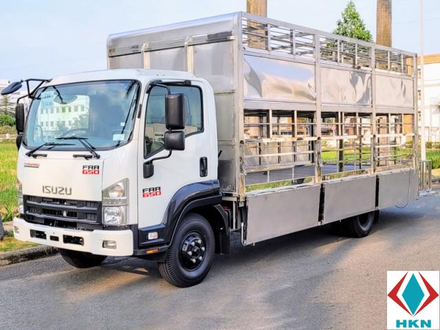 Xe Tải Isuzu FRR90NE5 5 Tấn Thùng Chở Gia Súc
