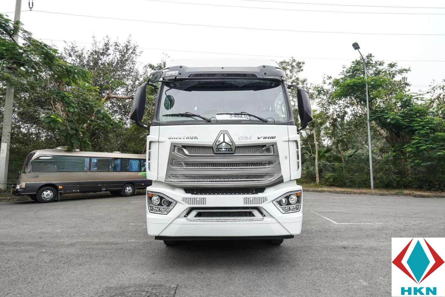 Xe Tải Thùng NX 4×2 HOWO MAN Thùng Pallet 3 Cửa Hông 9m8