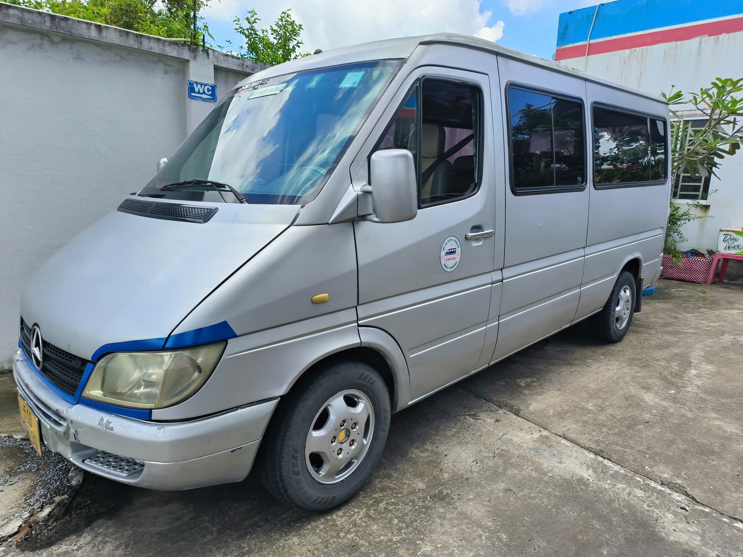 MUA XE KHÁCH 16 CHỖ MERCEDES SPRINTER GẦN HẾT ĐỜI CẦN THANH LÝ